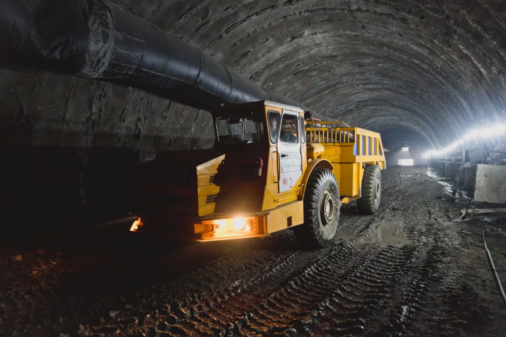 Проходку верхней части Керакского тоннеля выполнили уже на 70%