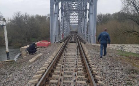 Железнодорожные пути оказались разрушены в районе Белгородчины, граничащем с Украиной