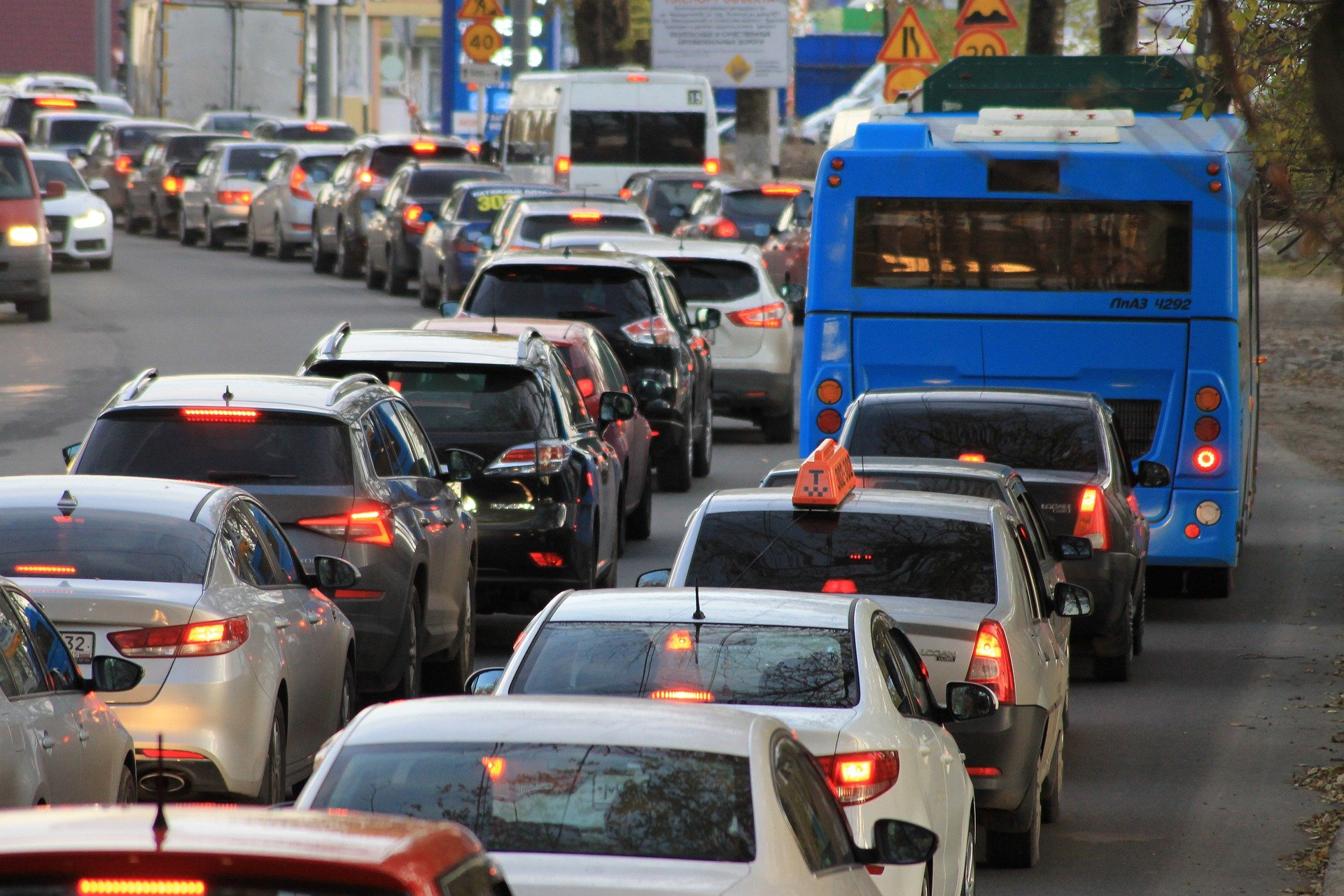 Минтранс Подмосковья назвал восемь трасс с высоким трафиком в майские праздники