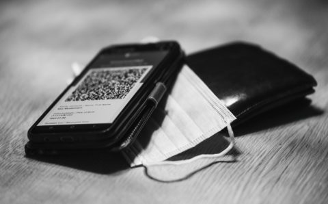 В Петербурге задержали группу медиков, подделавших не менее 1500 сертификатов о вакцинации
