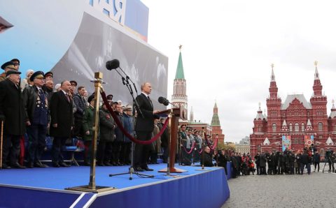 На Красной площади начался парад Победы