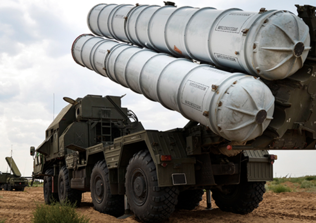Над Новой Каховкой перехватили сразу четыре ракеты, выпущенные из РСЗО HIMARS