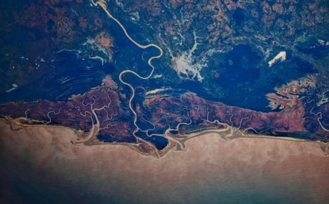 Российский космонавт на МКС заснял необычное явление в водах Мадагаскара