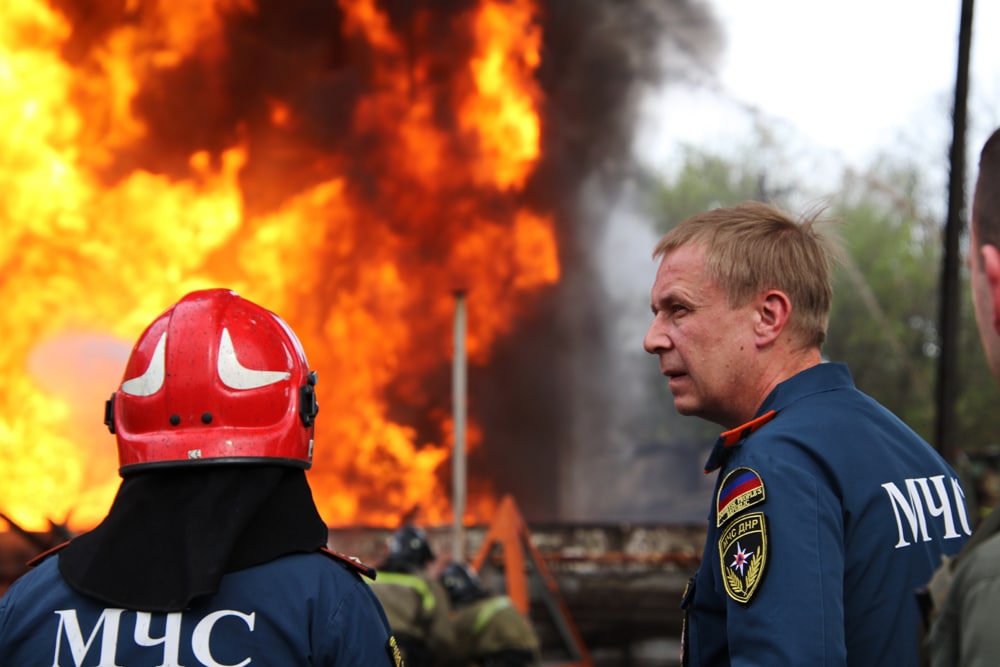 Крупный пожар на нефтебазе потушили в ДНР