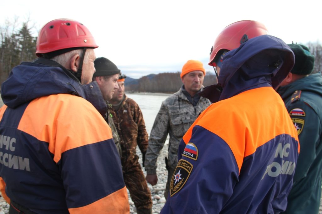 Унесенного горной рекой подростка ищут в Комсомольске-на-Амуре