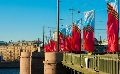 Трехдневная рабочая неделя началась в России