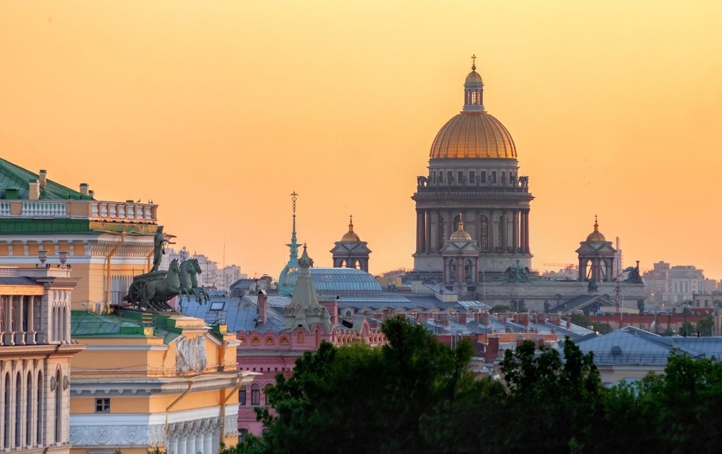 Костров призывает перестроить систему управления ЖКХ в Петербурге