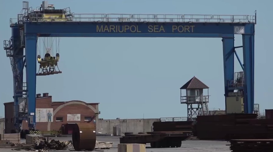 Первое судно из Мариупольского порта отправится в Ростов-на-Дону