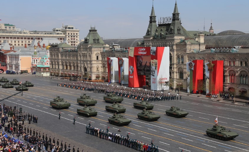 На параде Победы в Москве пройдут участники спецоперации на Украине
