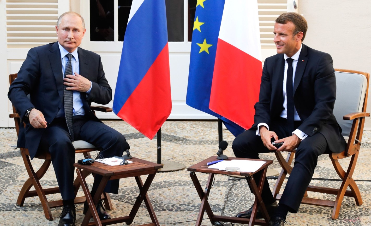 Путин и Макрон условились о продолжении контактов на различных уровнях