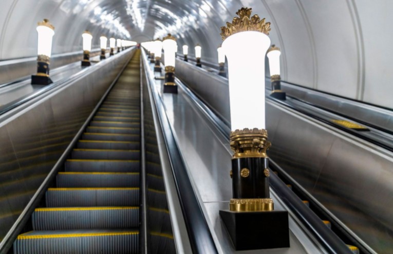 Станцию «Владыкино» в Москве открыли после сообщений о появлении запаха брома