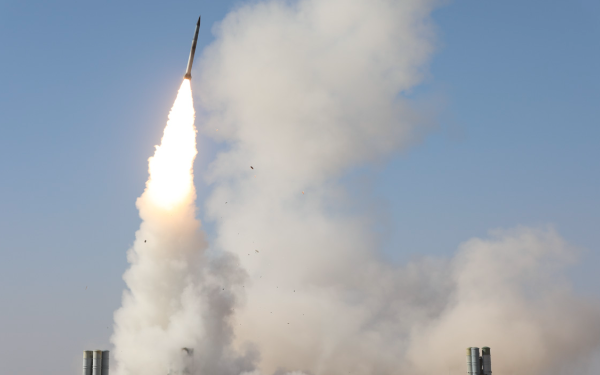 Минобороны РФ: Высокоточным ракетным ударом уничтожены склады боеприпасов ВСУ