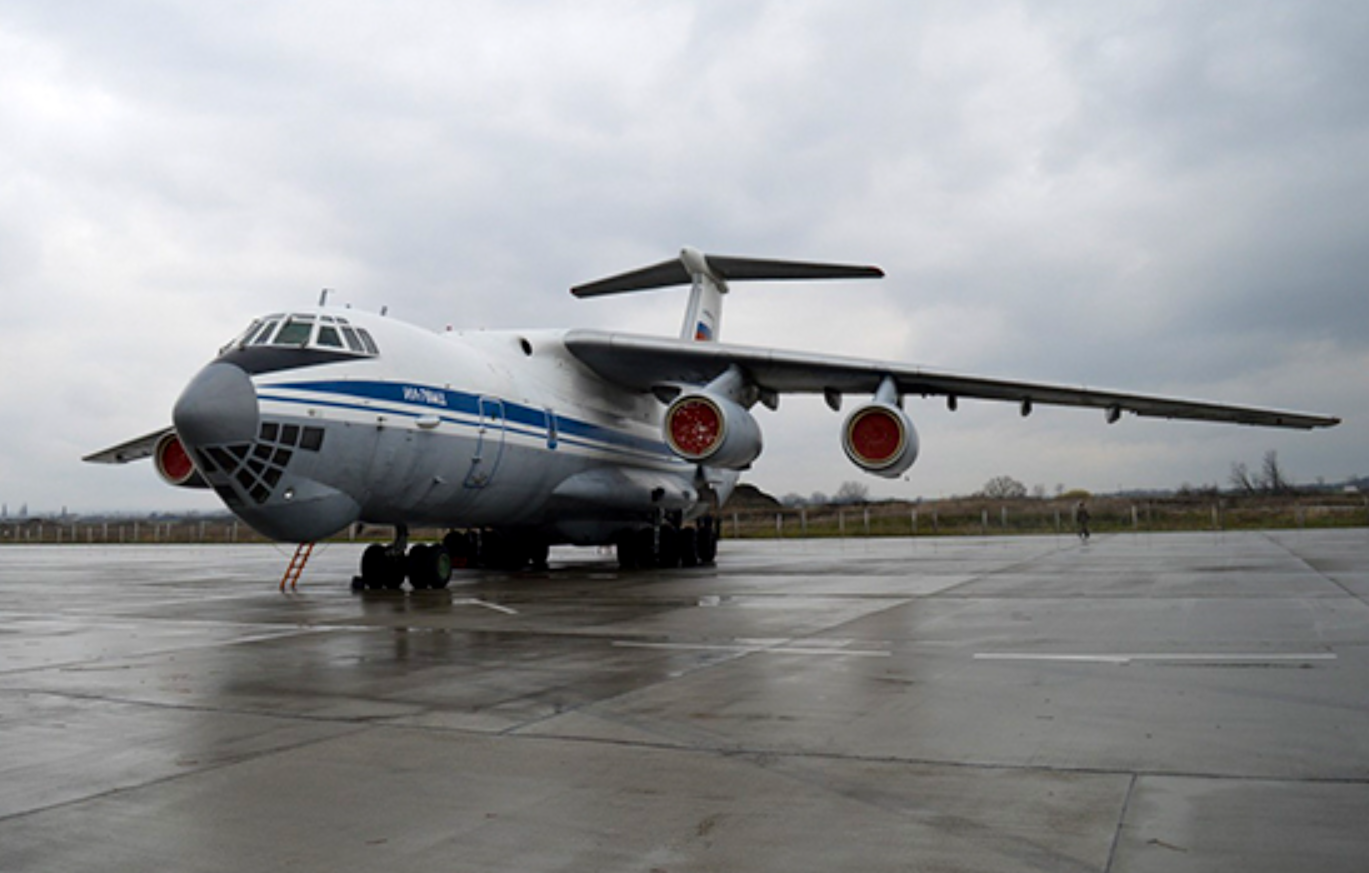 Пятеро человек погибли при крушении военного самолёта Ил-76 в Рязани