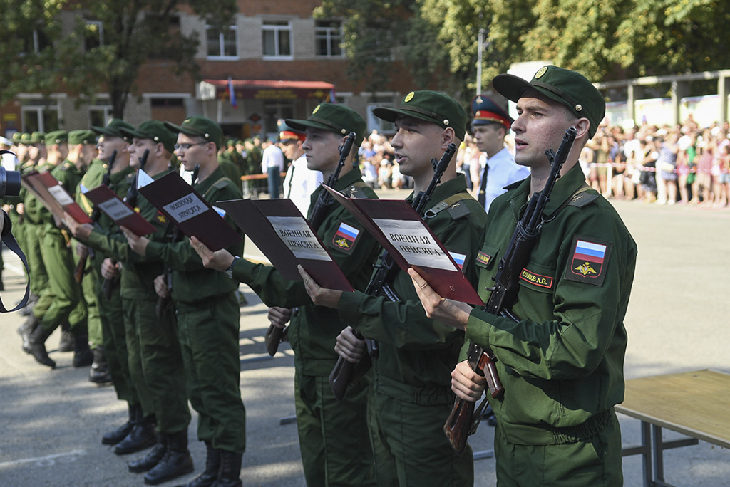 Живущих в новых регионах граждан РФ начнут призывать на военную службу с 2023 года
