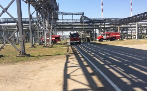 В Ростовской области полыхает крупнейший нефтеперерабатывающий завод на юге России