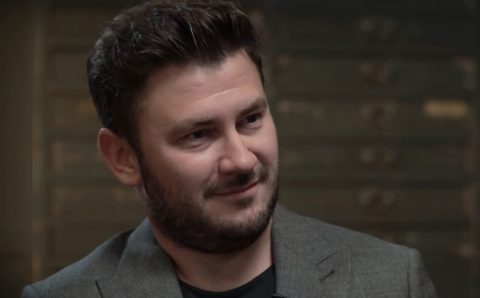 Автора «Будущего» Глуховского объявили в розыск