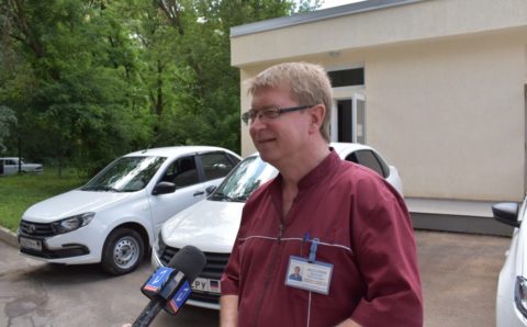 В ДНР наградили врача, спасшего донецких младенцев при обстреле