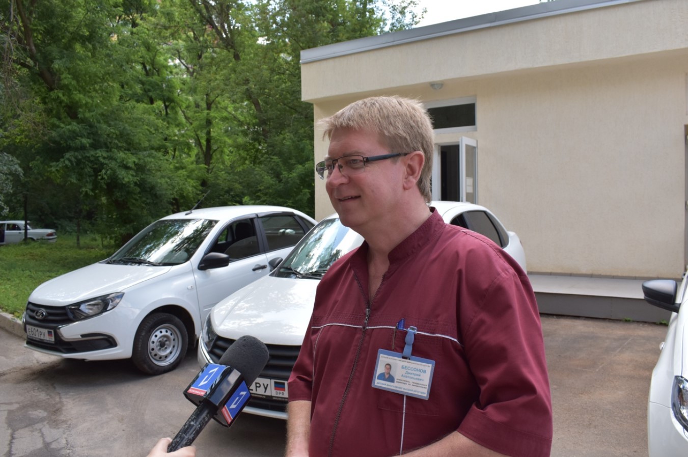 В ДНР наградили врача, спасшего донецких младенцев при обстреле