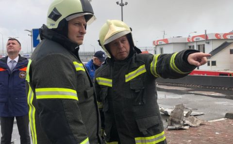 Сотрудники МЧС локализовали пожар на 250 «квадратах» в производственном здании Петербурга