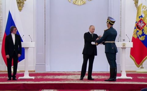 В Кремле проходит церемония награждения Героев Труда лауреатов госпремий