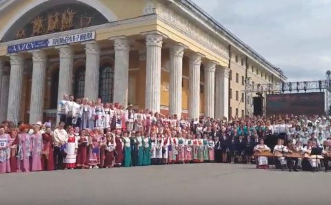 Две тысячи хористов исполнили гимны России и Карелии в Петрозаводске