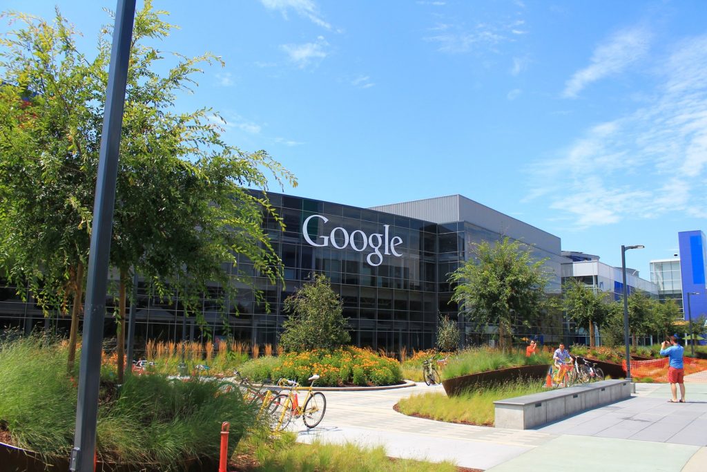Google оштрафовали в России на 21 млрд рублей за отказ удалить фейки о спецоперации