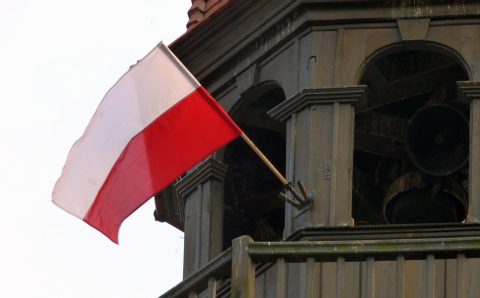 Верховная рада уравняла граждан Польши в правах с украинцами