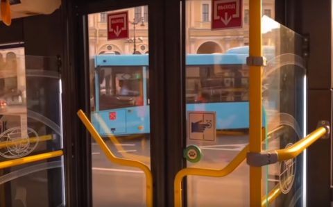 Петербуржцы предложили чиновникам проехаться в транспорте в час пик