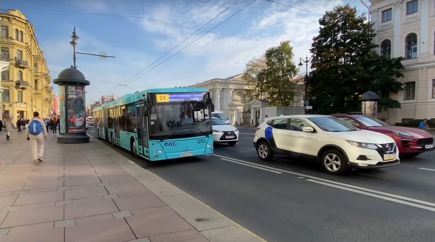 Безобразие: петербуржцы указали Смольному на долгое ожидание автобусов по утрам