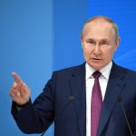Президент РФ заявил о переориентации экспорта и импорта страны на новые рынки