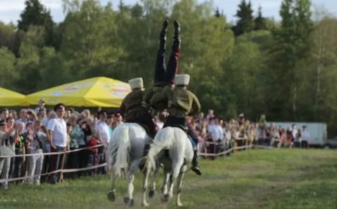 Оренбургские казаки провели фестиваль «Станица», пока их товарищи сражаются в Донбассе