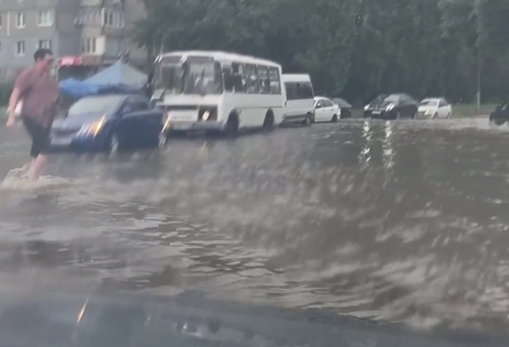 Мощный ливень затопил Нижний Новгород