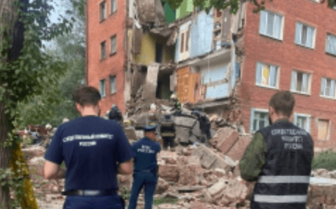В Омске обрушилась стена многоквартирного дома с первого по пятый этаж