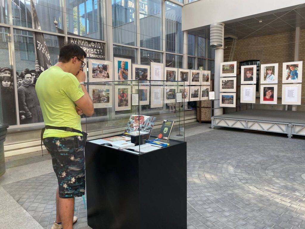 Петербургский музей организовал выставку фотографий, сделанных в Донбассе луганскими корреспондентами