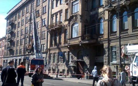 «Имитация бурной деятельности – не равно работа» —  петербуржцы о «своевременном» ремонте разрушающихся зданий