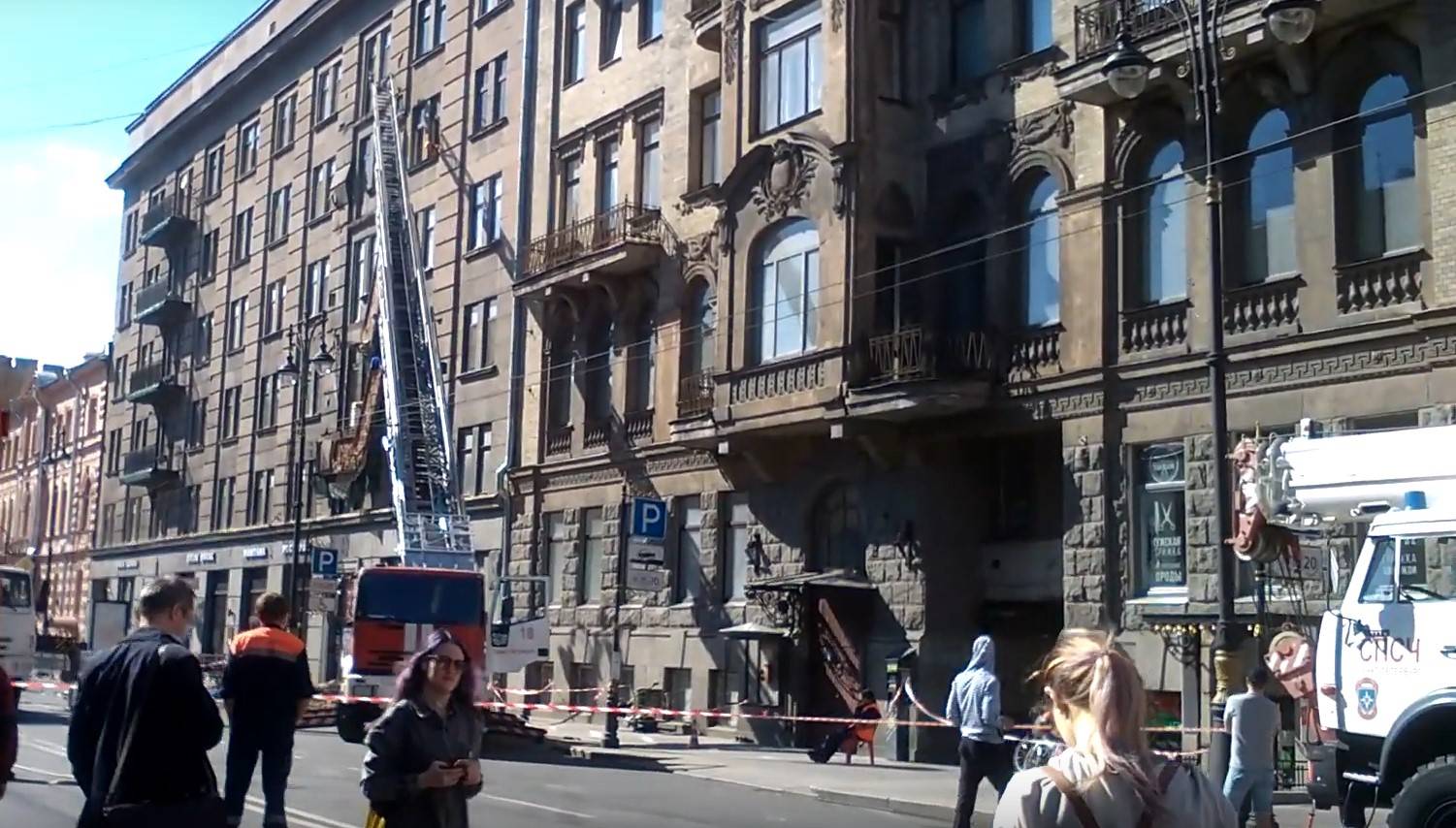 «Имитация бурной деятельности – не равно работа» —  петербуржцы о «своевременном» ремонте разрушающихся зданий