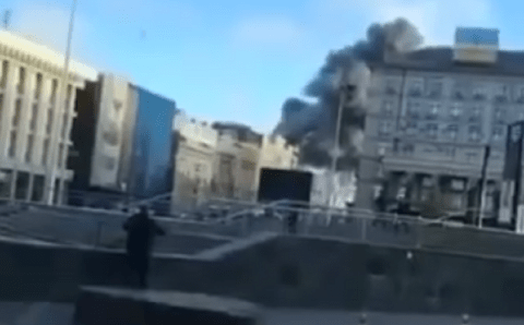 Мэр Киева заявил, что в центре столицы Украины прогремели взрывы