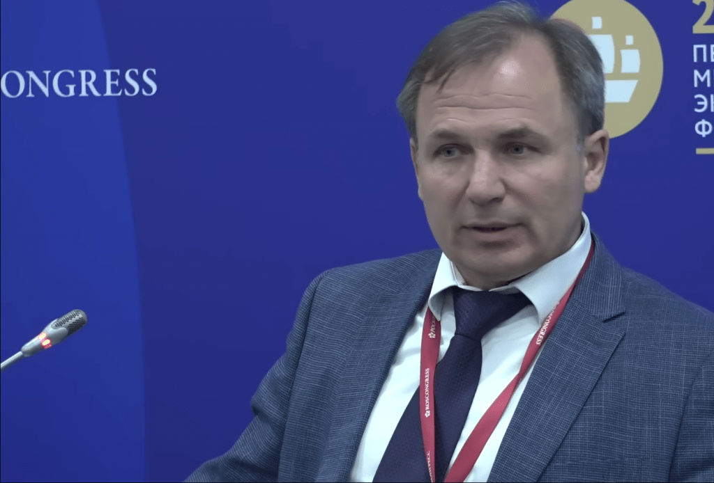 Президент РФ включил освобождённого из тюрьмы США лётчика в состав Общественной палаты