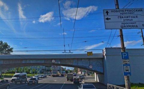 В Смольном не хотят разбираться с новым «мостом глупости» на пересечении Дальневосточного и Новочеркасского проспектов