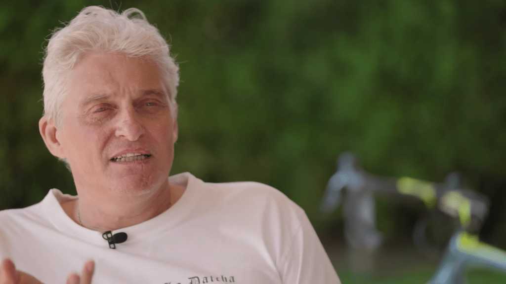 Бизнесмен Тиньков обвинил «троллей» в исчезновении своего поста об отказе от гражданства РФ