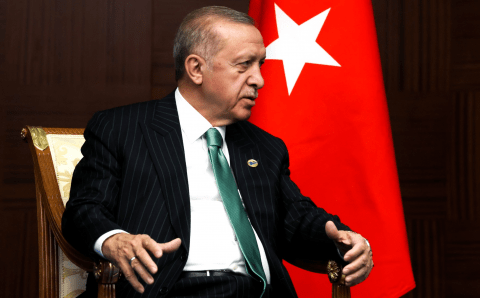 Эрдоган принял присягу в парламенте Турции и вступил в должность президента страны