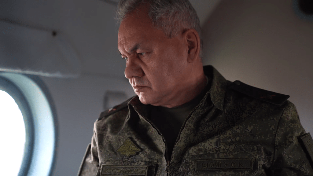 Сергей Шойгу на вертолёте облетел позиции ВС России в зоне СВО