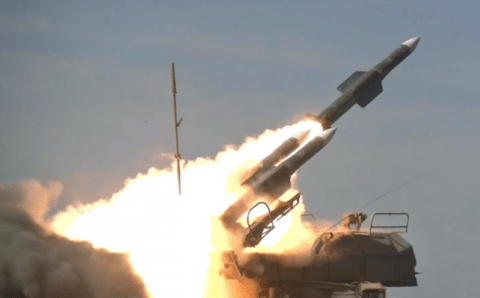 На Северной стороне Севастополя упали обломки ракеты после работы ПВО