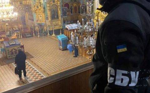 Служба безопасности Украины устроила рейды в 14 храмах канонической УПЦ