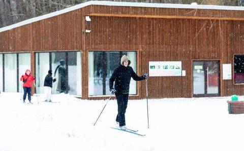 До Нового года в парках столицы откроется еще более 100 катков, горок и лыжных трасс