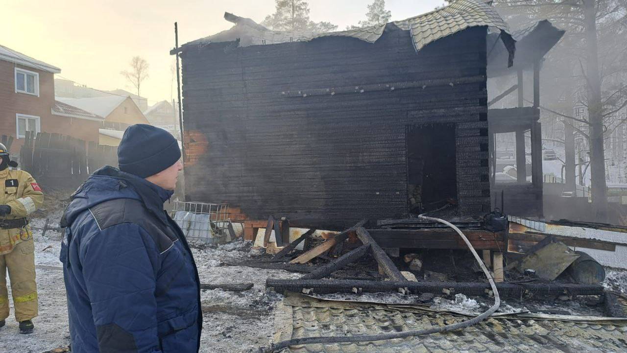Сразу трое детей погибли при пожаре в Иркутской области