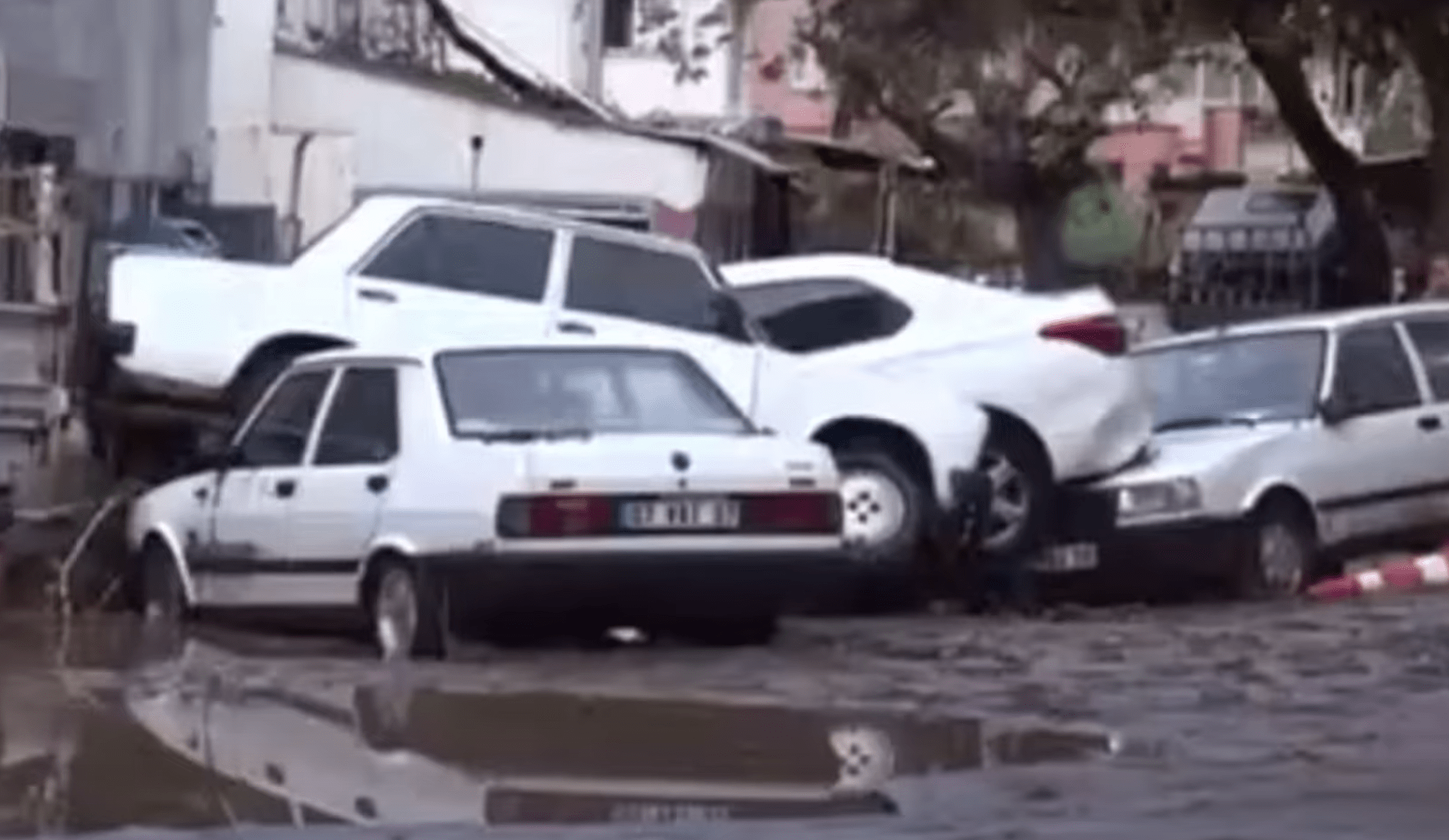 В турецкой провинции Анталья произошло крупнейшее за 50 лет наводнение