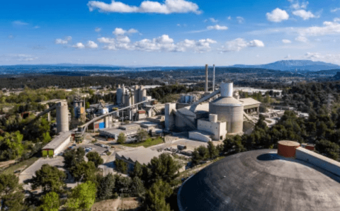 Экологические активисты напали на завод строительной компании Lafarge во Франции