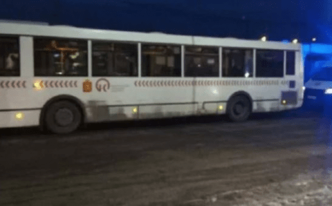 Бастрыкину доложат о происшествии в Красноярске, где автобус насмерть зажал дверьми старушку