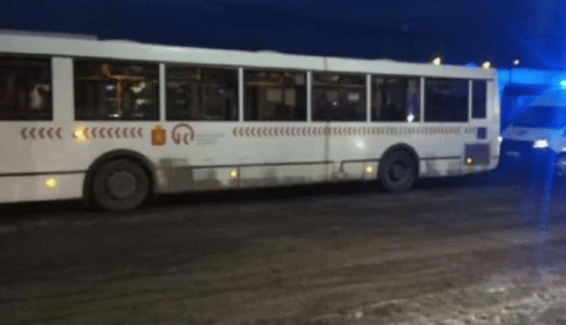 Бастрыкину доложат о происшествии в Красноярске, где автобус насмерть зажал дверьми старушку